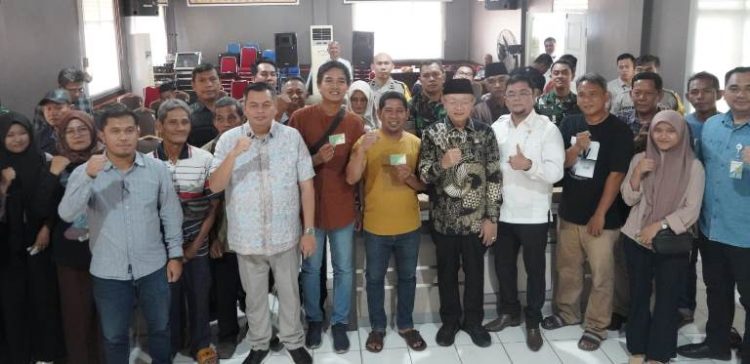 Ketua DPRD Kota Jambi Bagikan 1.000 Kartu BPJS: “Ini Program Nyata!”