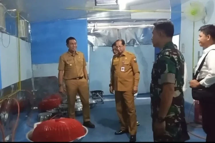 Bupati Batang Hari Mengunjungi Dapur Umum Makan Bergizi Gratis