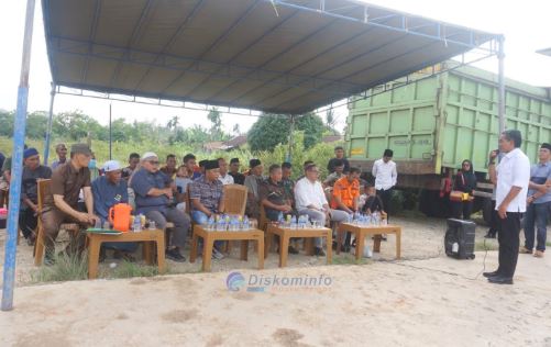 Wabup Muaro Jambi Tinjau Korban Kebakaran di Muaro Pijoan, Pastikan Bantuan dan Pembangunan Rumah Dipercepat